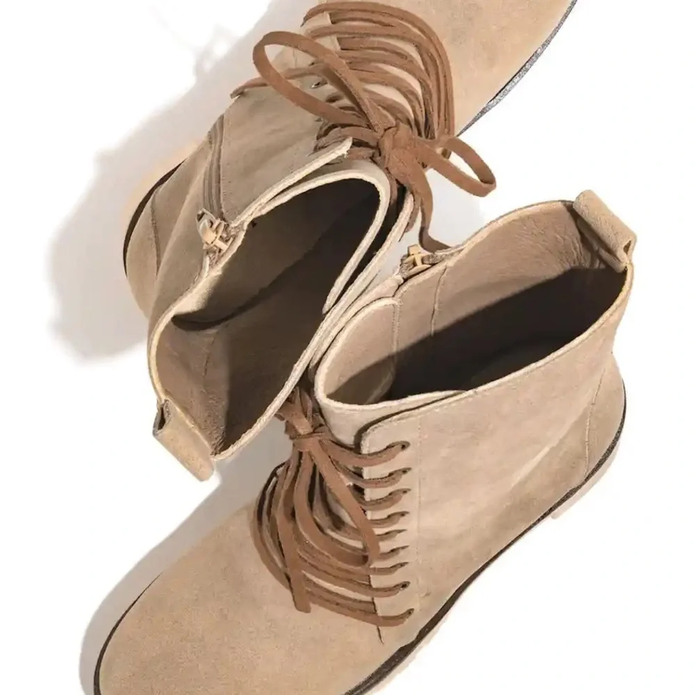 Oasis Society details heel